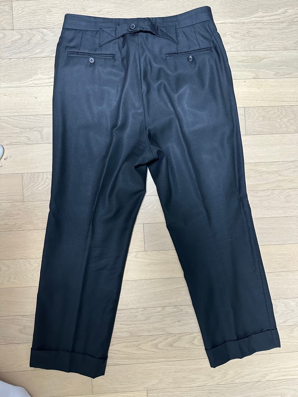 베베옴므 톰브라운맛 차콜 수트  상품이미지6