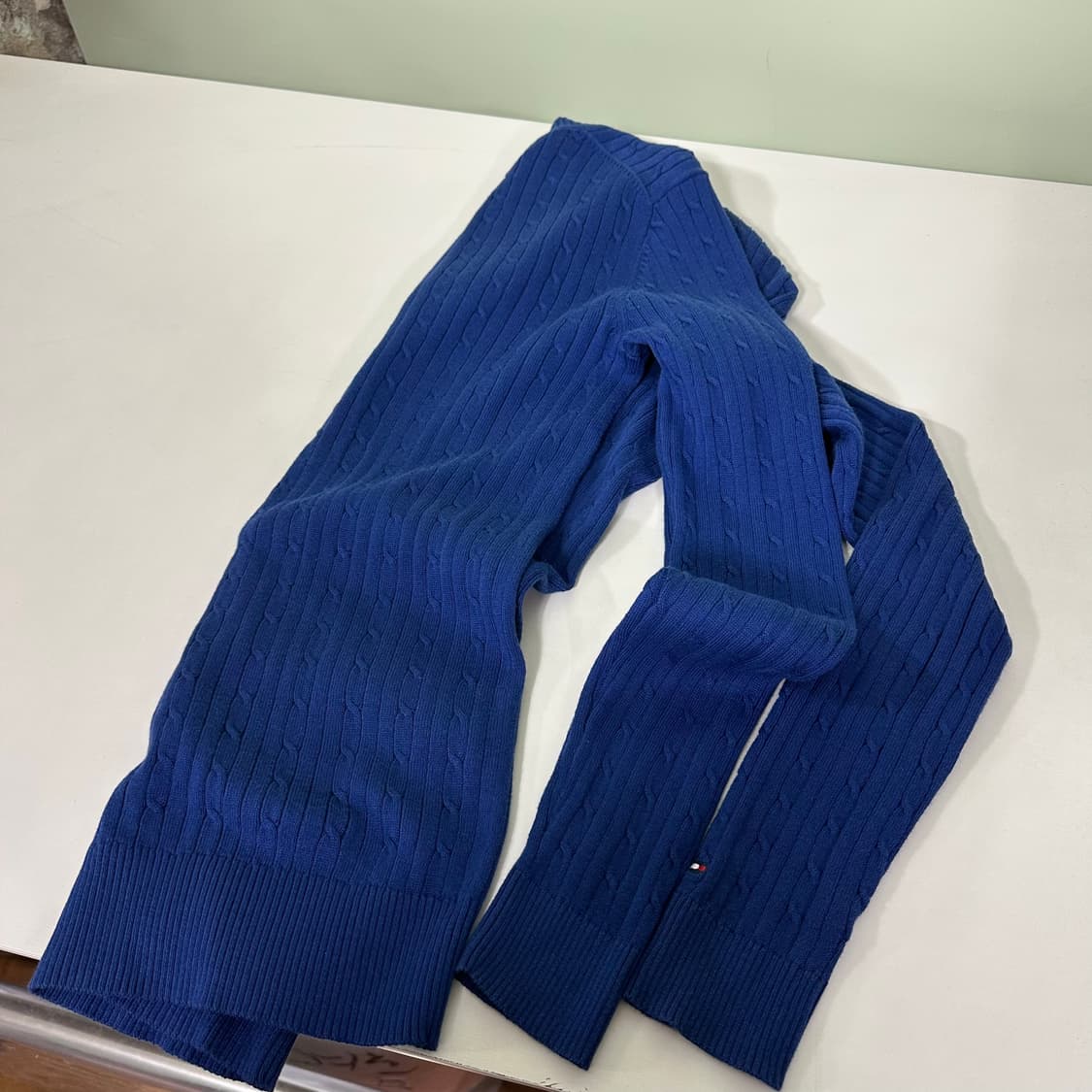 우먼XS 타미힐피거 딥브루 얇은 피마코튼 브이넥 꽈배기니트 상품이미지4