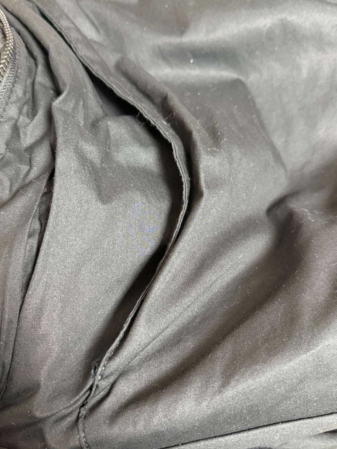 코스 퀄티드 오버사이즈 숄더백 블랙 상품이미지3