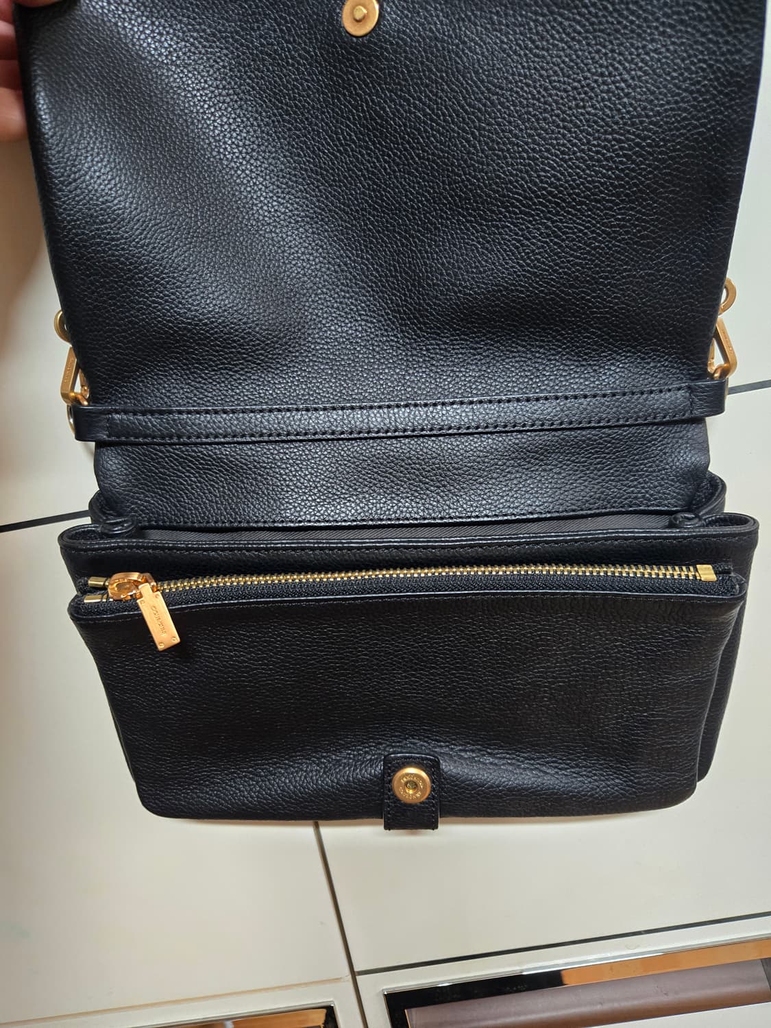 쿠론 가죽 크로스백 상품이미지3