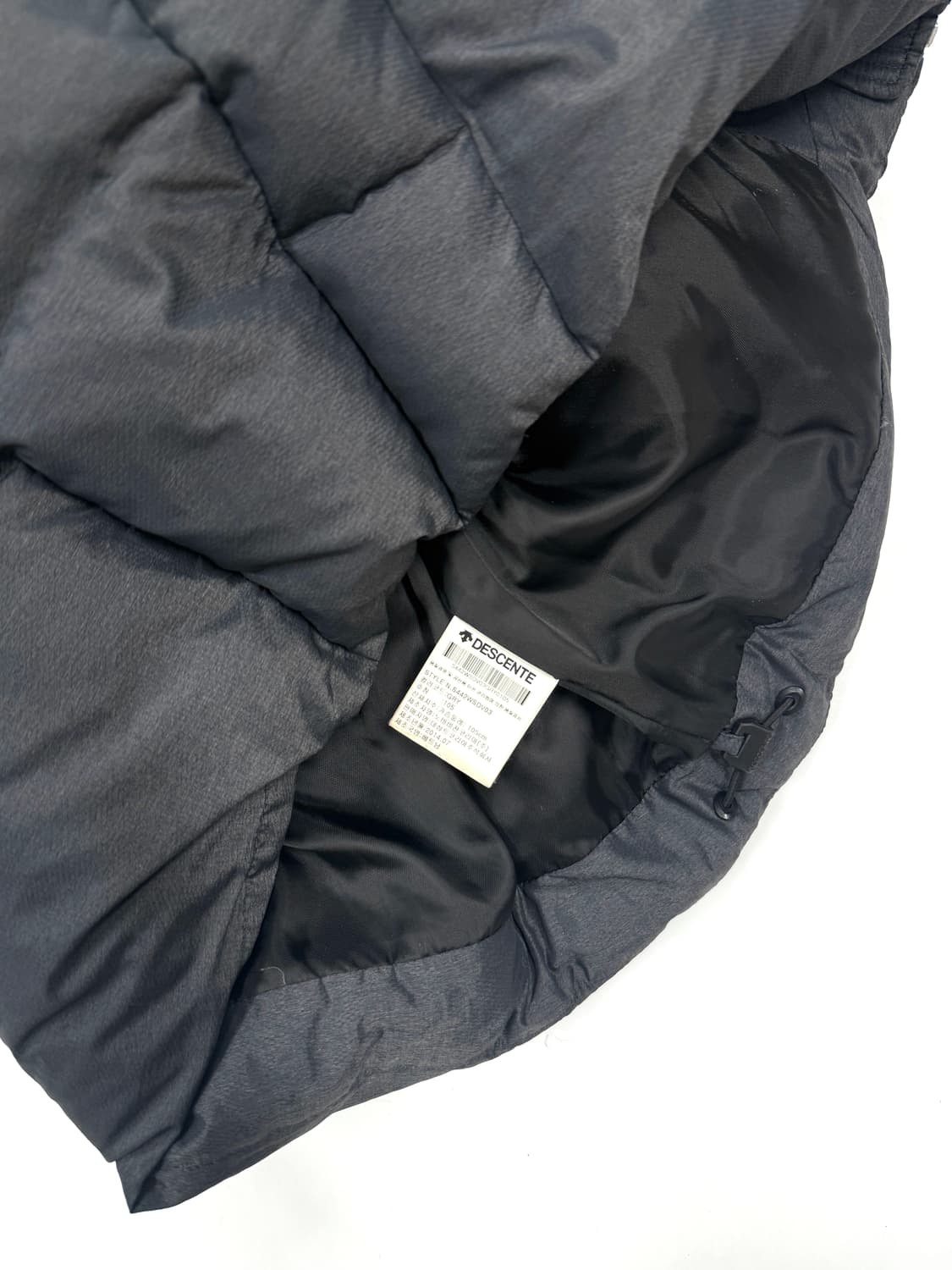 데상트 패딩조끼 상품이미지5