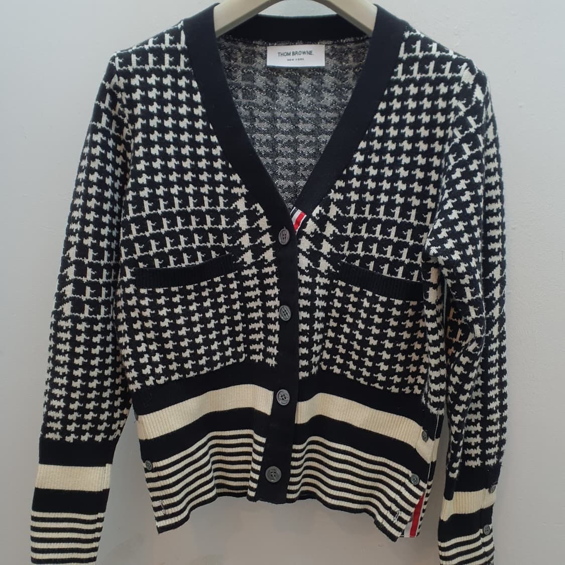톰브라운 하운드투스 니트 가디건  상품이미지1
