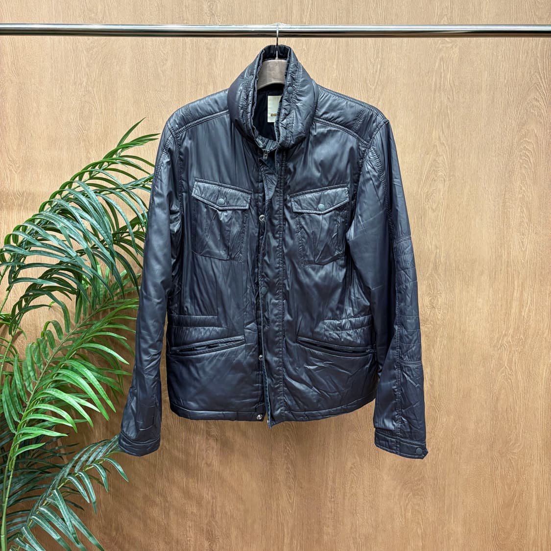 디젤 하이넥 퀄팅 패딩 자켓 워크 웨어 스탠드 카라 스티치 디테일 차콜 상품이미지1