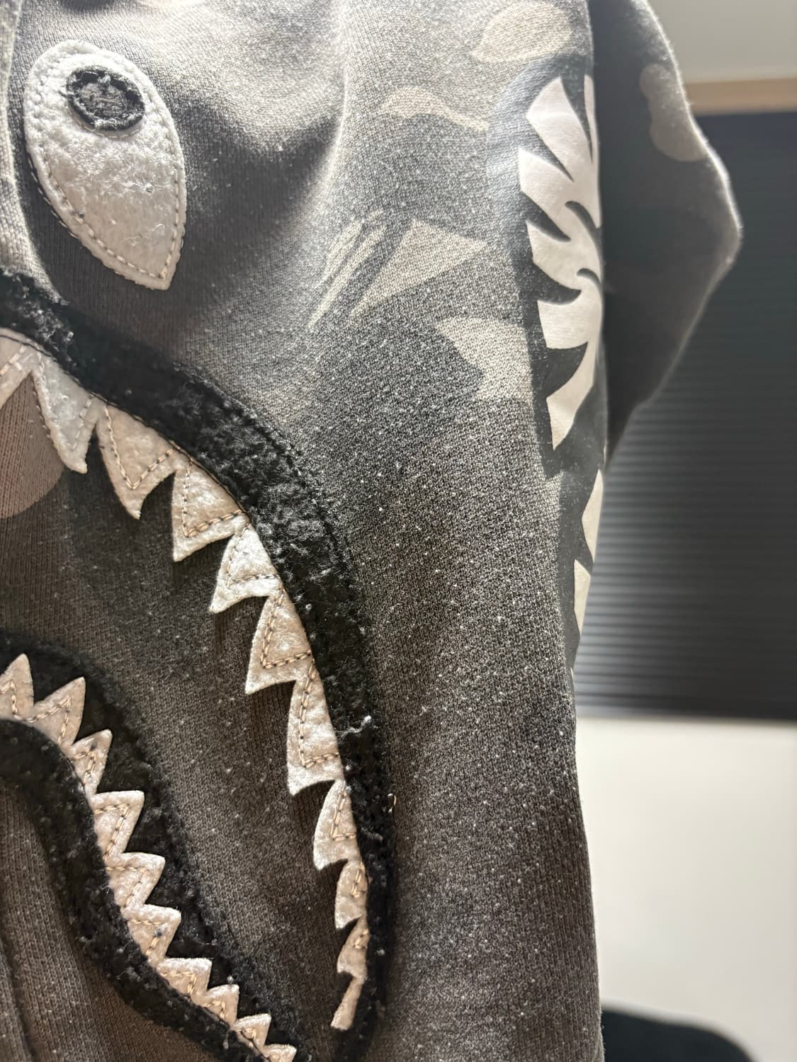 베이프 x 블랙아이패치 콜라보 후드집업 상품이미지4