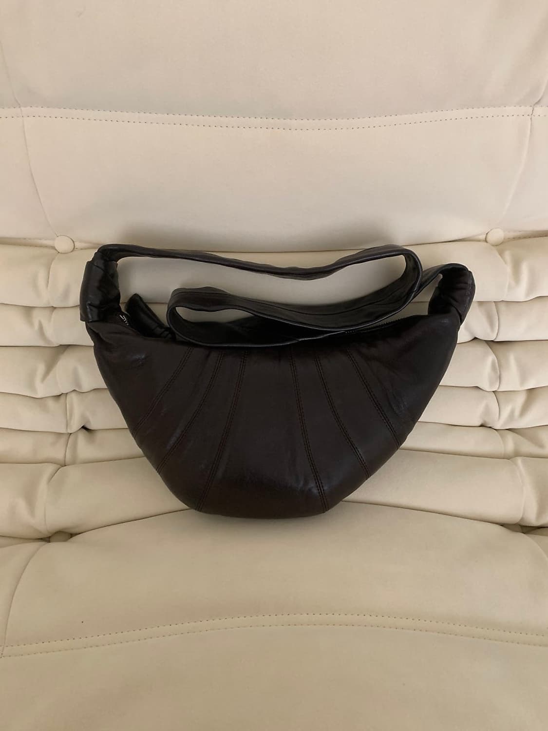 르메르 크루아상백 스몰 다크초코 상품이미지3