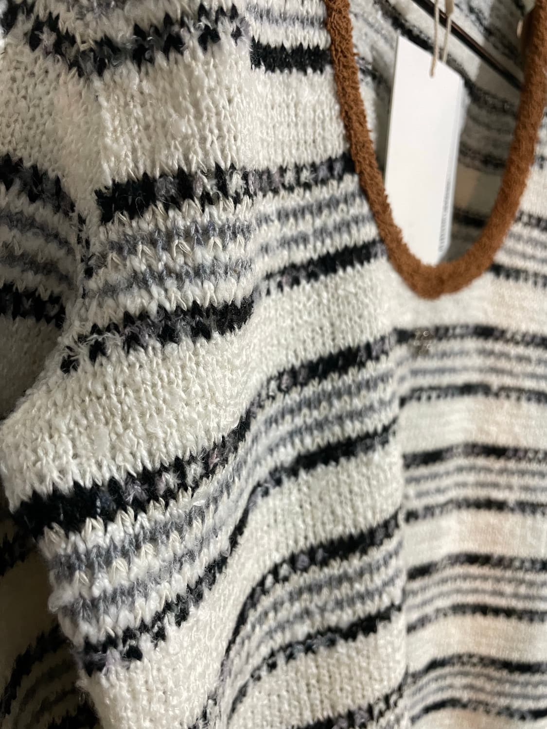 기준 스트라이프 유넥 니트 상품이미지4