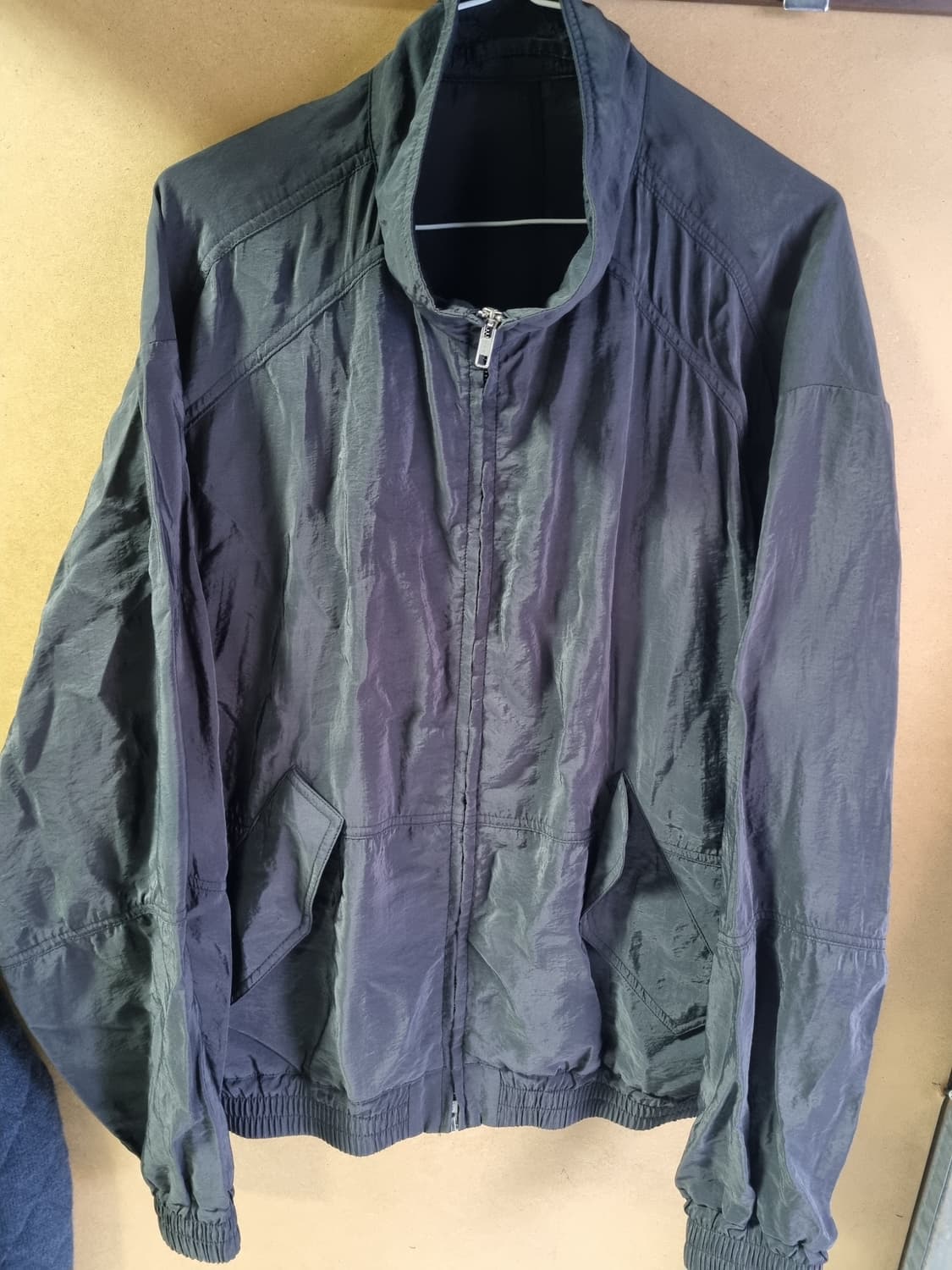 인사일런스 오버사이즈 실키 자켓  상품이미지1