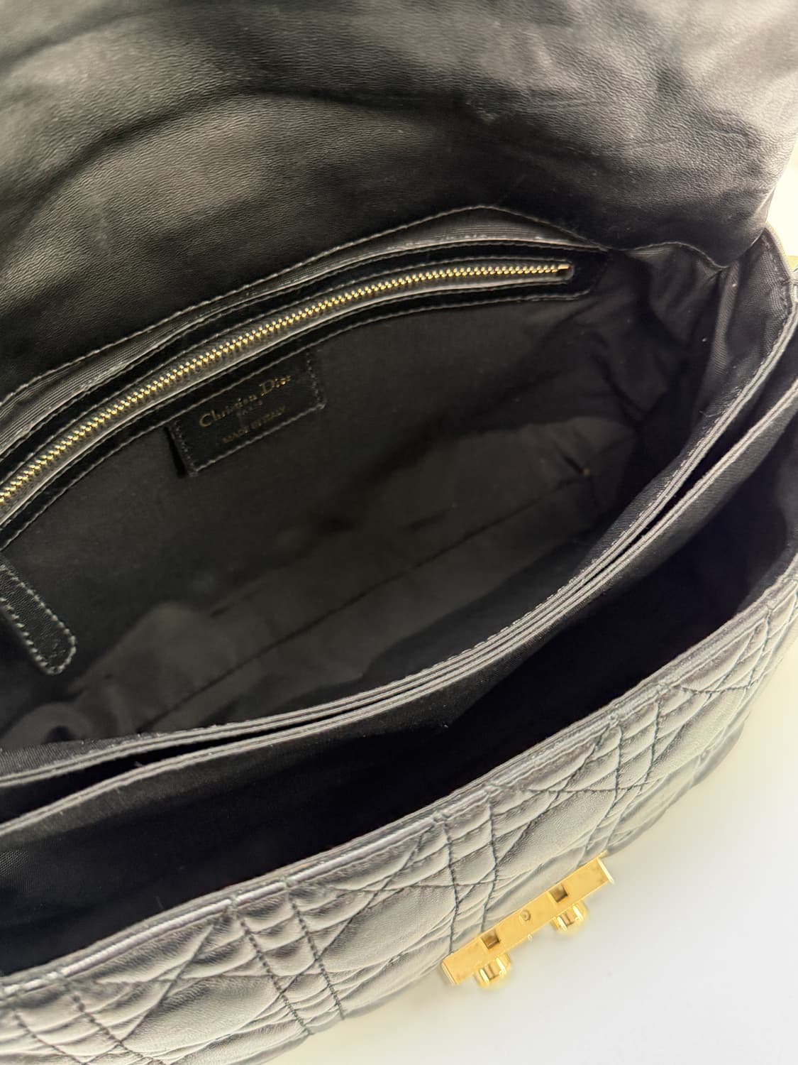 디올 까나쥬 뉴 락 레더 체인 숄더백 상품이미지8