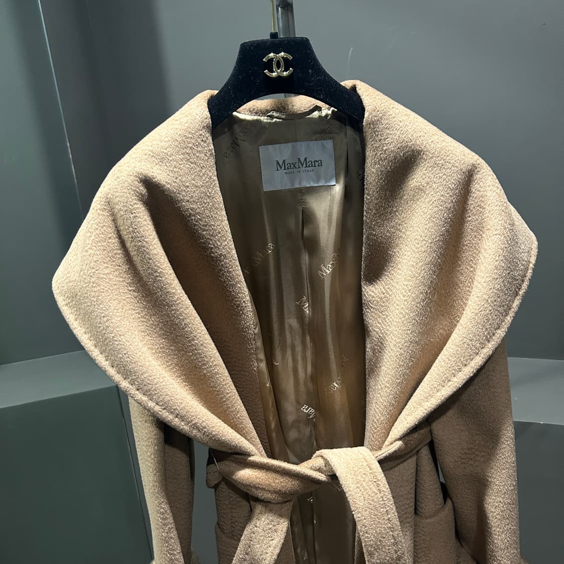 막스마라 퍼 트리밍 카멜헤어 코트 상품이미지2