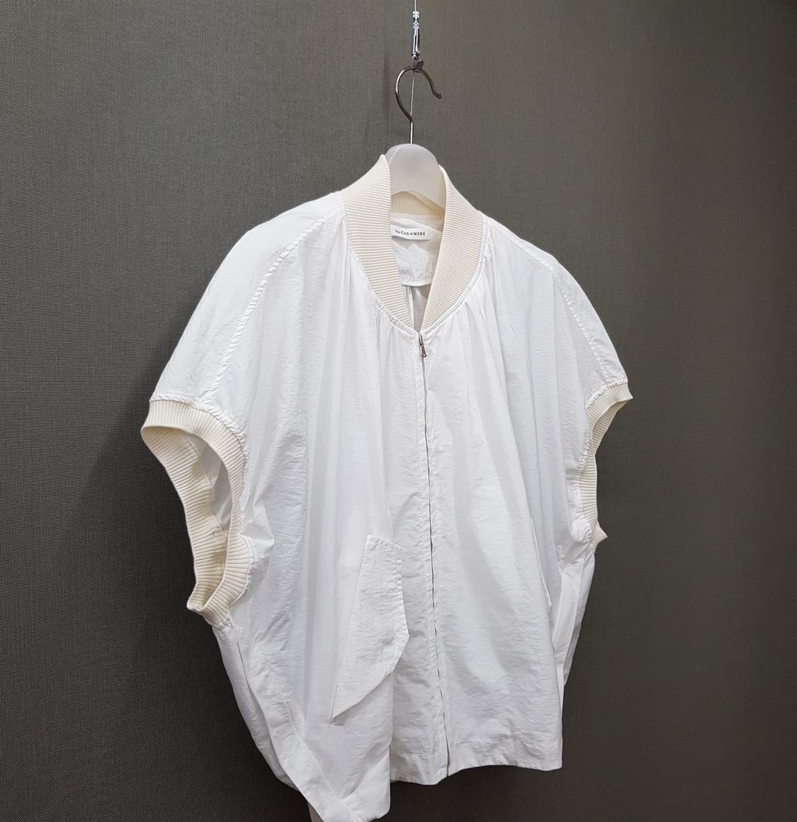 한섬 더캐시미어 2022 루즈핏 나일론 집업 점퍼 88-98-165사이즈 상품이미지3