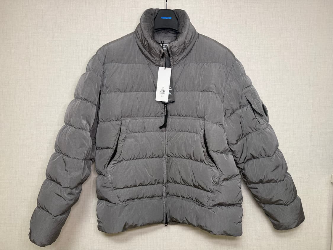[50] CP컴퍼니 에코 크롬 R 다운 자켓 메탈 그레이 상품이미지1