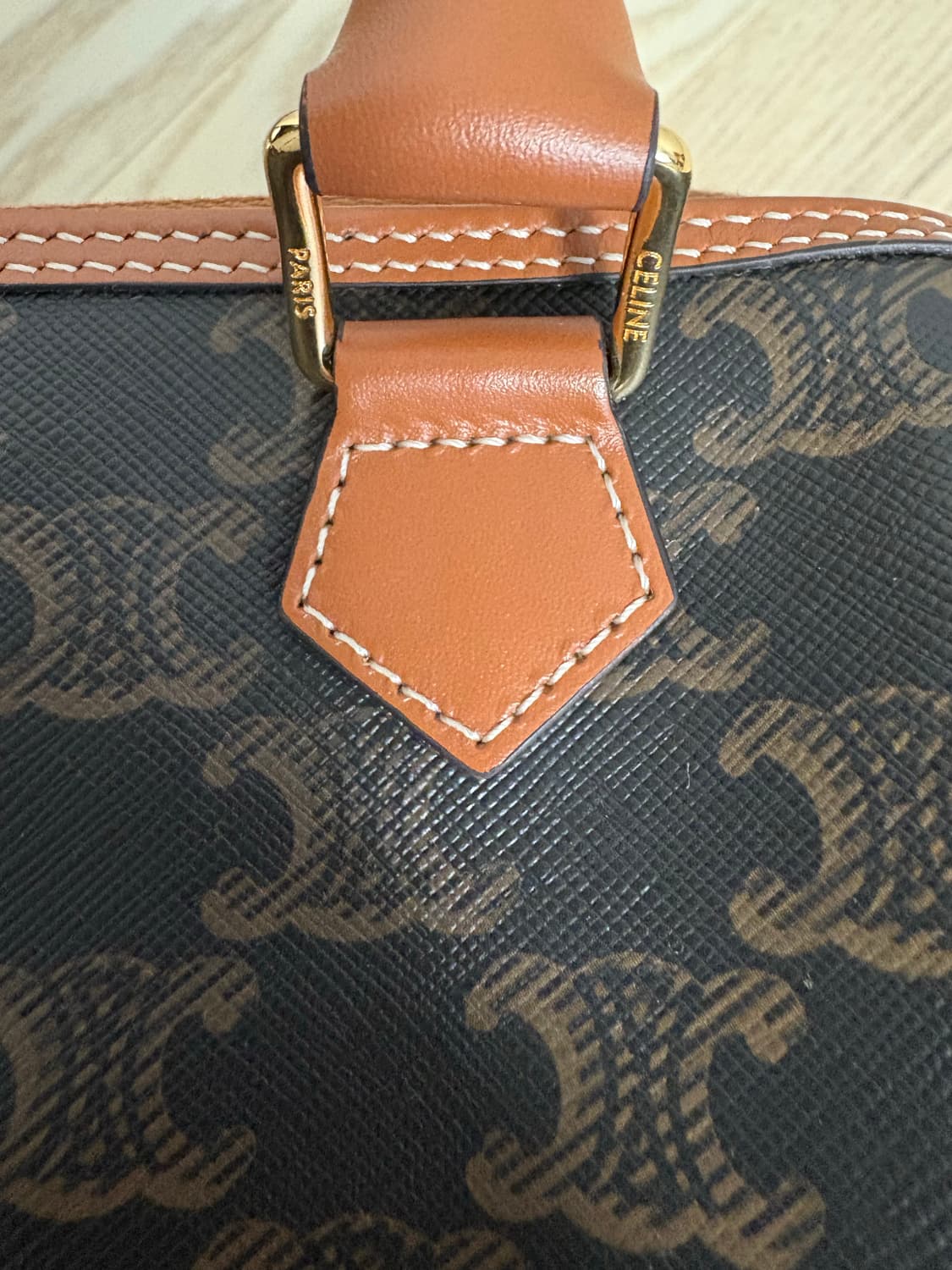 셀린느 스몰 보스턴 트리옹프 캔버스 카프스킨 상품이미지10