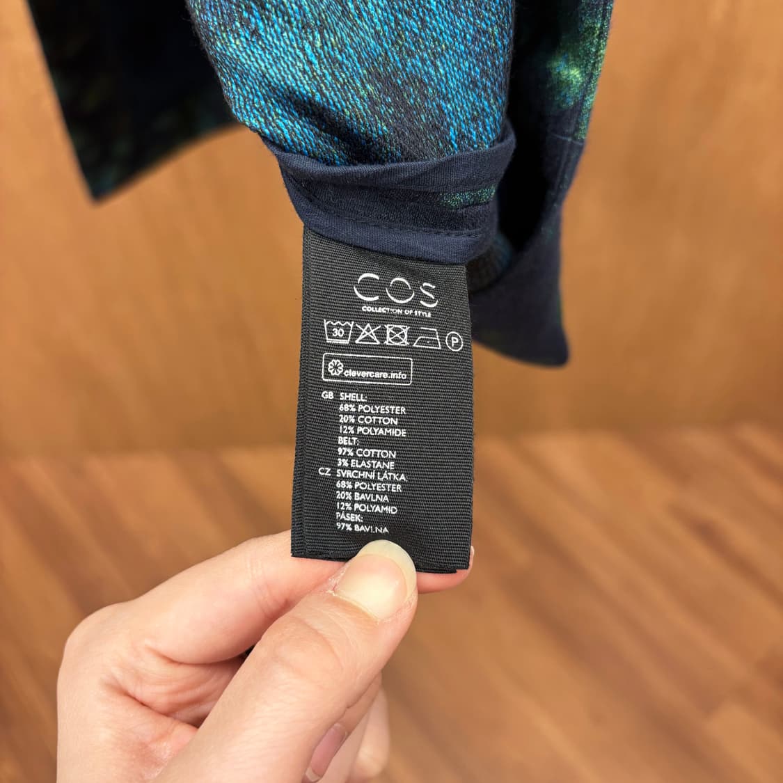 코스 미디 랩 스커트 플로럴 패턴 프린트 리본 스트랩 디테일 그린 네이비 상품이미지8