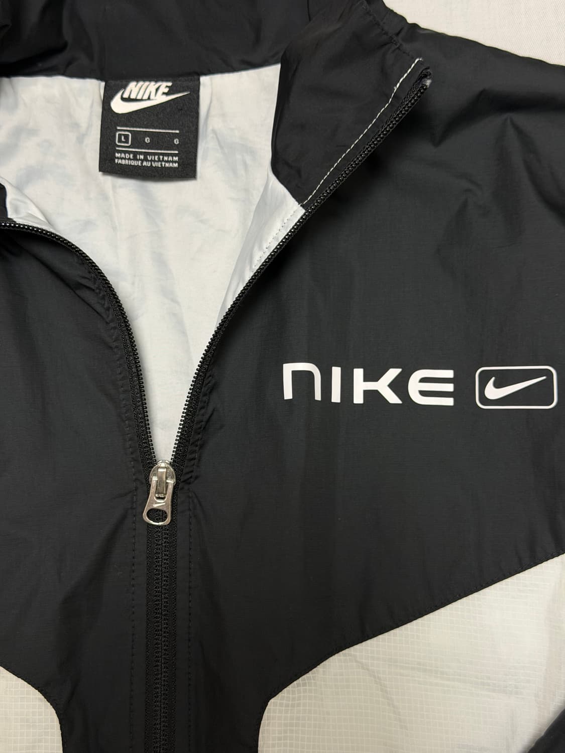 나이키 블랙/화이트 바람막이 자켓 상품이미지2