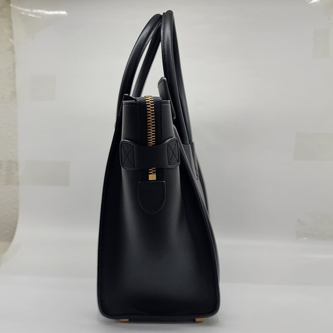 셀린느 189793DRU.38NO 카프스킨 마이크로 러기지백 블랙 상품이미지2