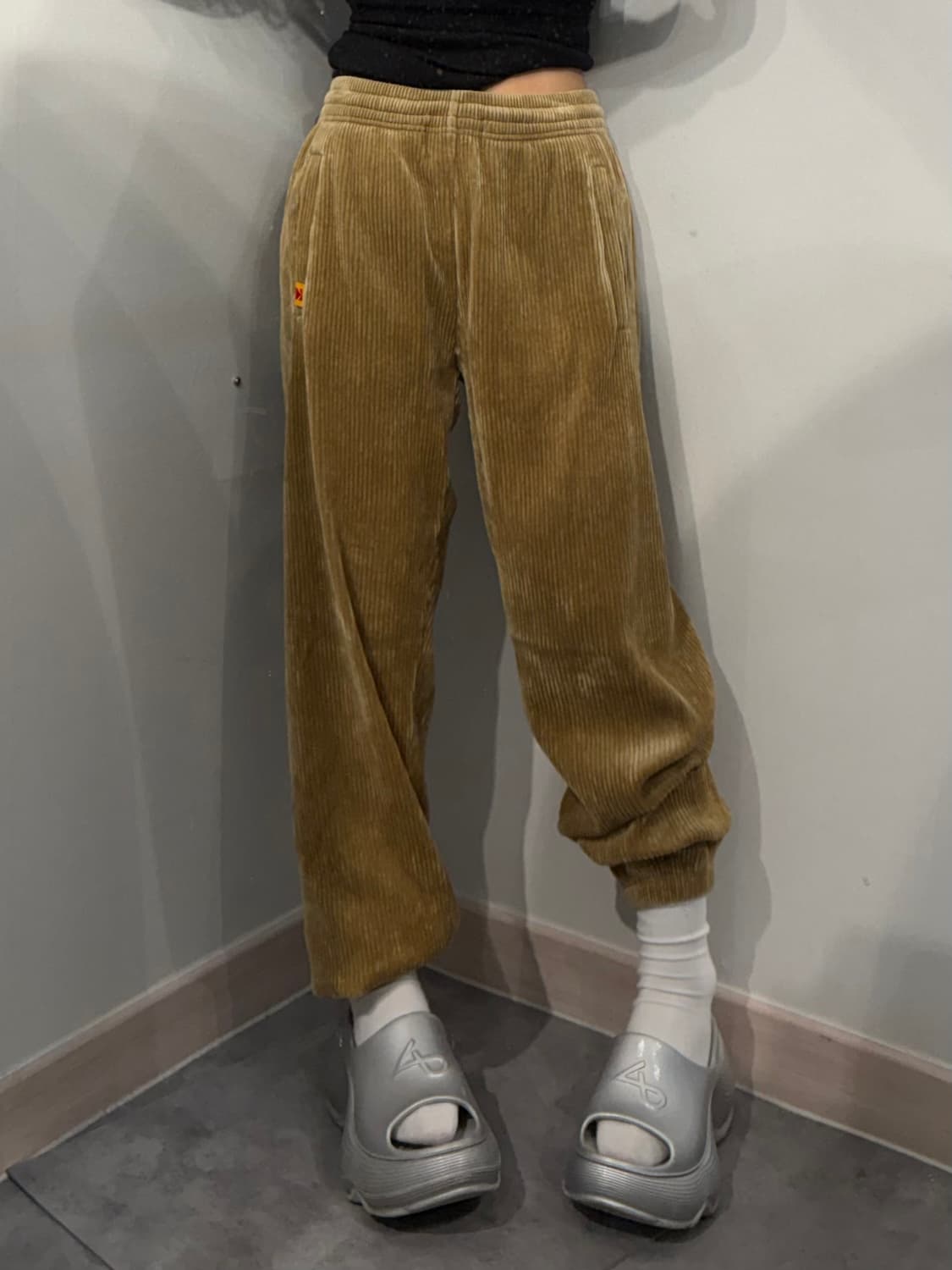 M 코닥 코다컬러 벨벳 코듀로이 조거 팬츠 베이지  상품이미지1