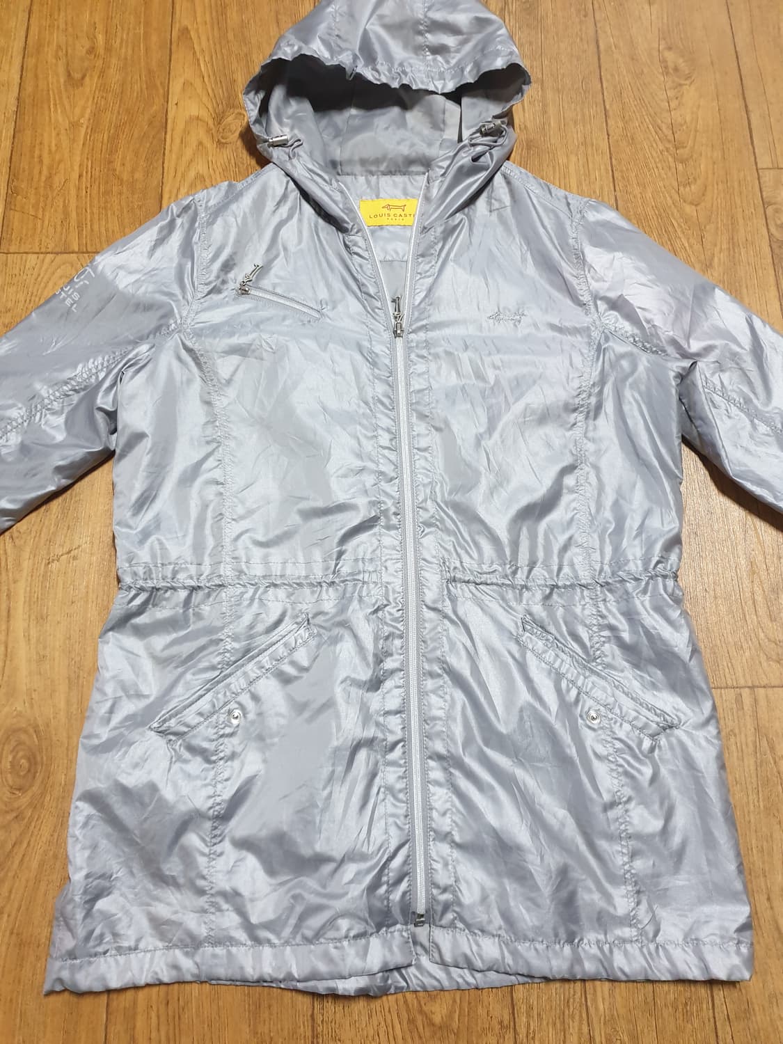 1153 루이까스텔 골프 바람막이 95 사이즈입니다 상품이미지1