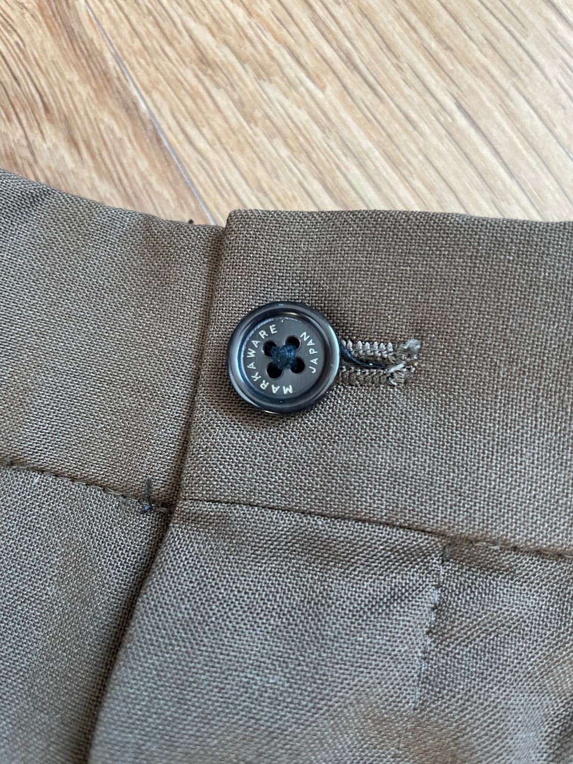 마카웨어 브라운 트로피컬 울 밴딩 슬랙스 상품이미지5