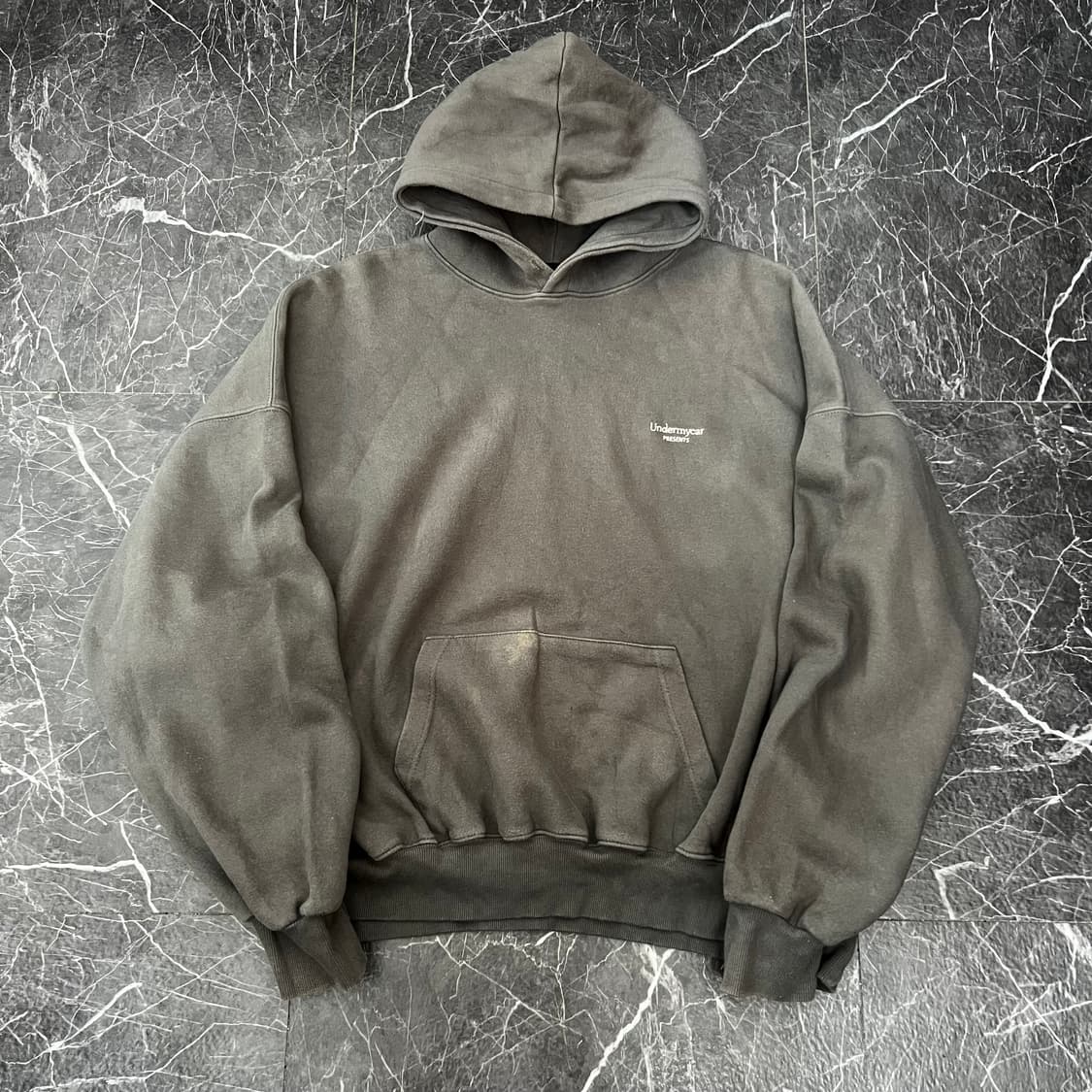 언더마이카 무.10 로고 플레이 오버사이즈 후디 상품이미지2