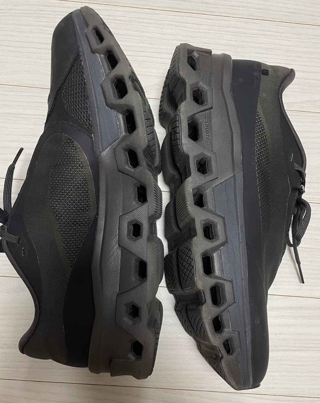 파프 온 클라우드몬스터 2 브라운 275 상품이미지3