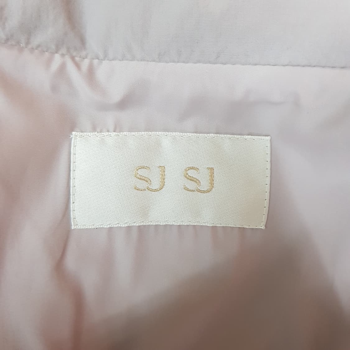 한섬 SJSJ 2023 하이넥 드롭 구스패딩  82-94-160사이즈 상품이미지8