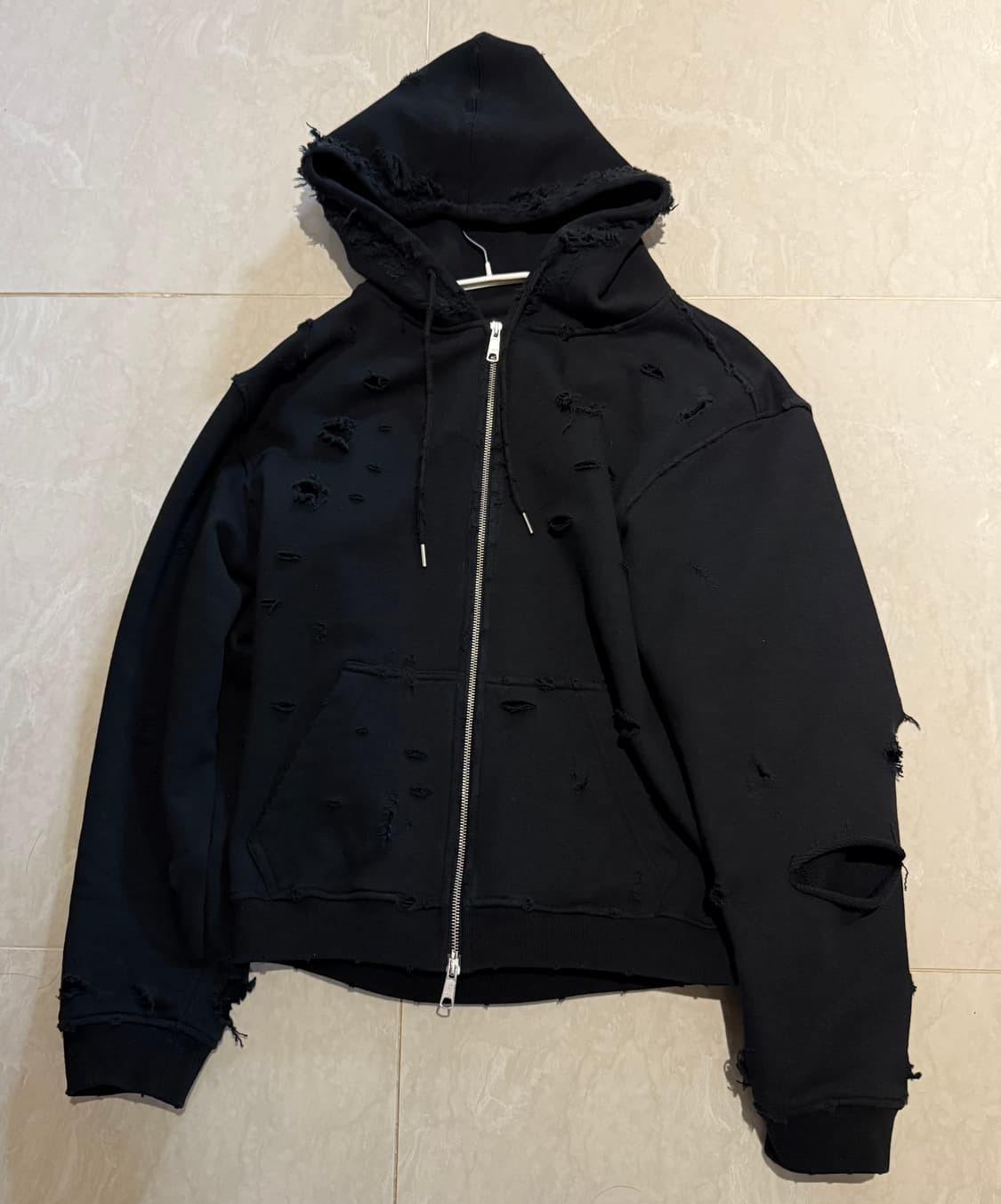 에모스탠스클럽 디스트레스드 후드집업 상품이미지1