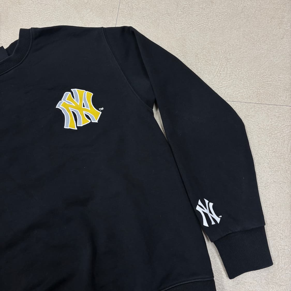 MLB 뉴욕 양키스 빅로고 블랙 맨투맨 상품이미지2
