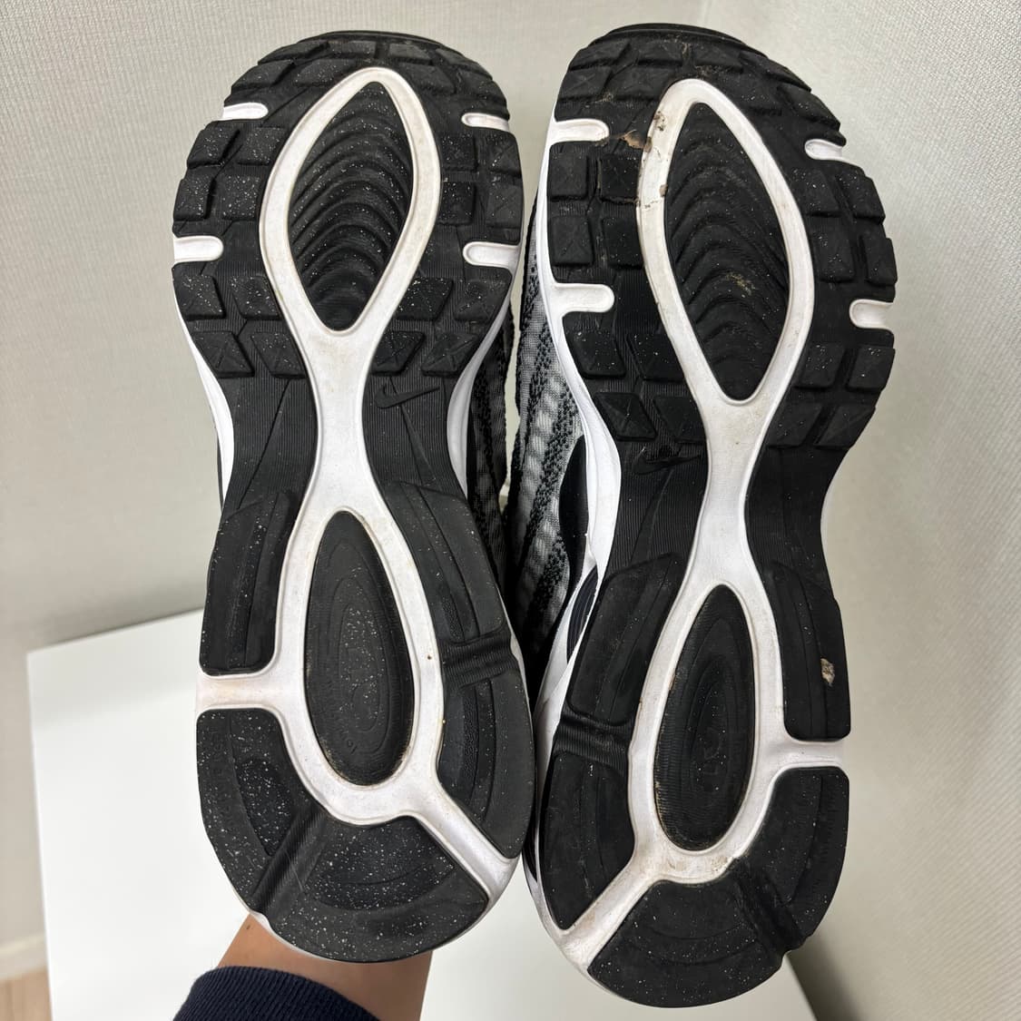 나이키 에어맥스 TW 블랙 앤 화이트 260 상품이미지5