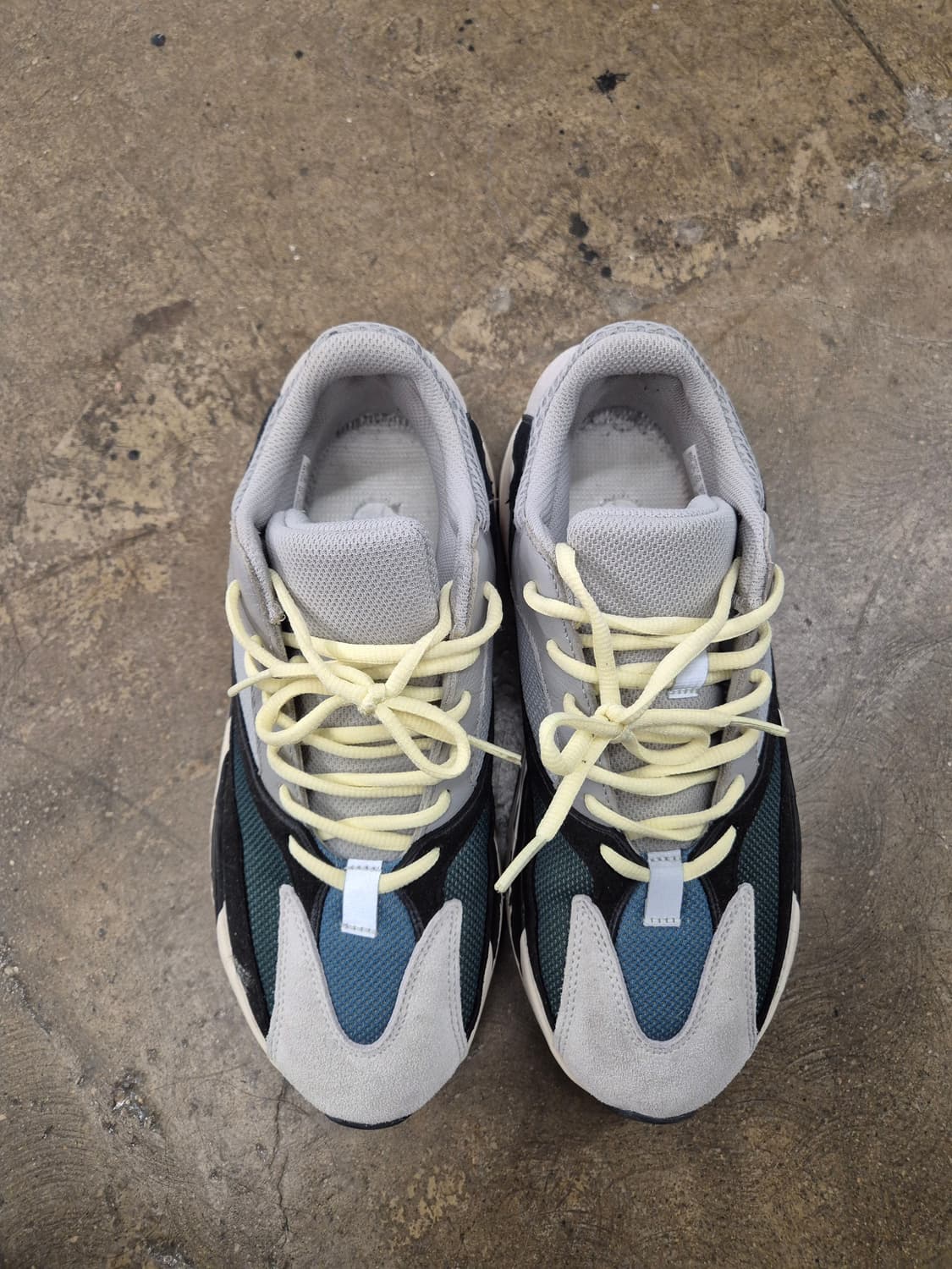 아디다스 이지부스트 700 웨이브러너 270 상품이미지2