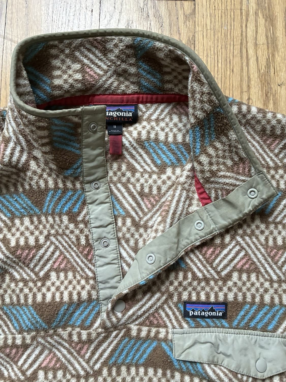 18FW 파타고니아 신칠라 스냅-T 브라운/블루 아즈텍 패턴 상품이미지2