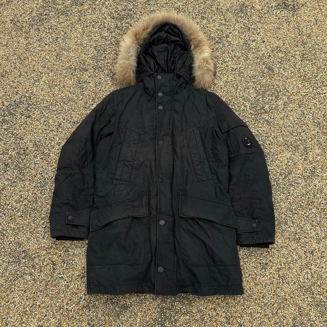 C.P 컴퍼니 렌즈 파카 패딩 상품이미지1