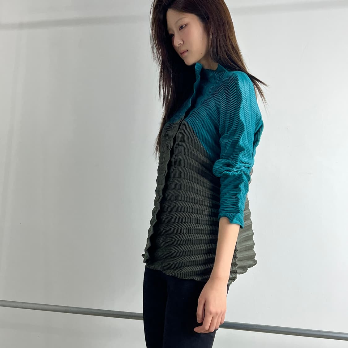 이세이미야케 볼륨 플리츠 가디건 상품이미지2