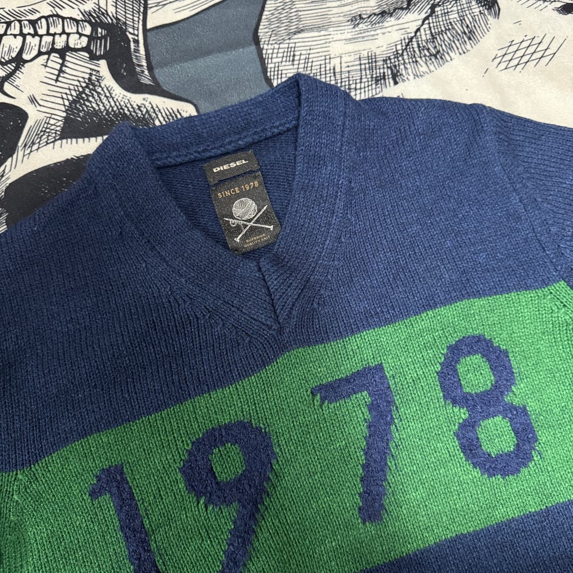 디젤 브이넥 버진울 니트  S사이즈 상품이미지2