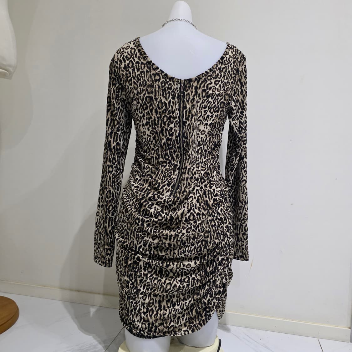 빈티지)오네갸루 호피레오파드 큐빅 셔링 히스테릭고스펑크 섹시롱슬리브원피스 상품이미지3