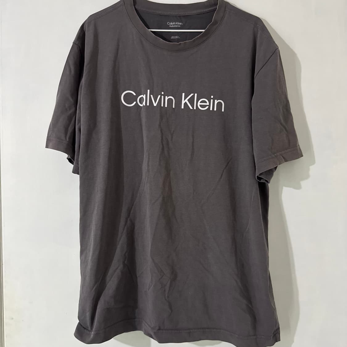 캘빈클라인 그레이 반팔티 🩶 상품이미지3
