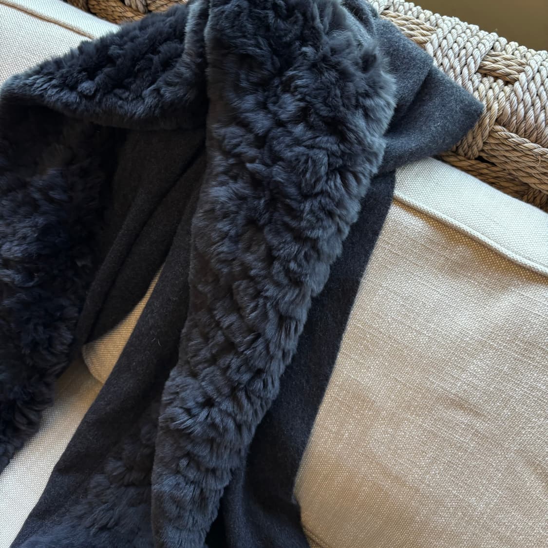 스테파노 필라티 이탈리아 캐시미어 100 숄 리얼 퍼 트리밍 상품이미지2