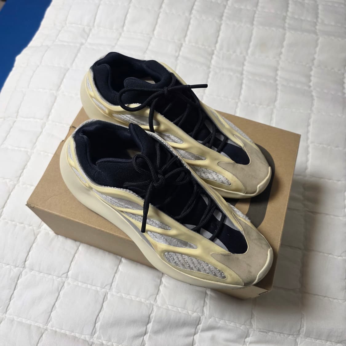 (중고) 아디다스 이지 700 V3 아자엘 2019 280사이즈 상품이미지1