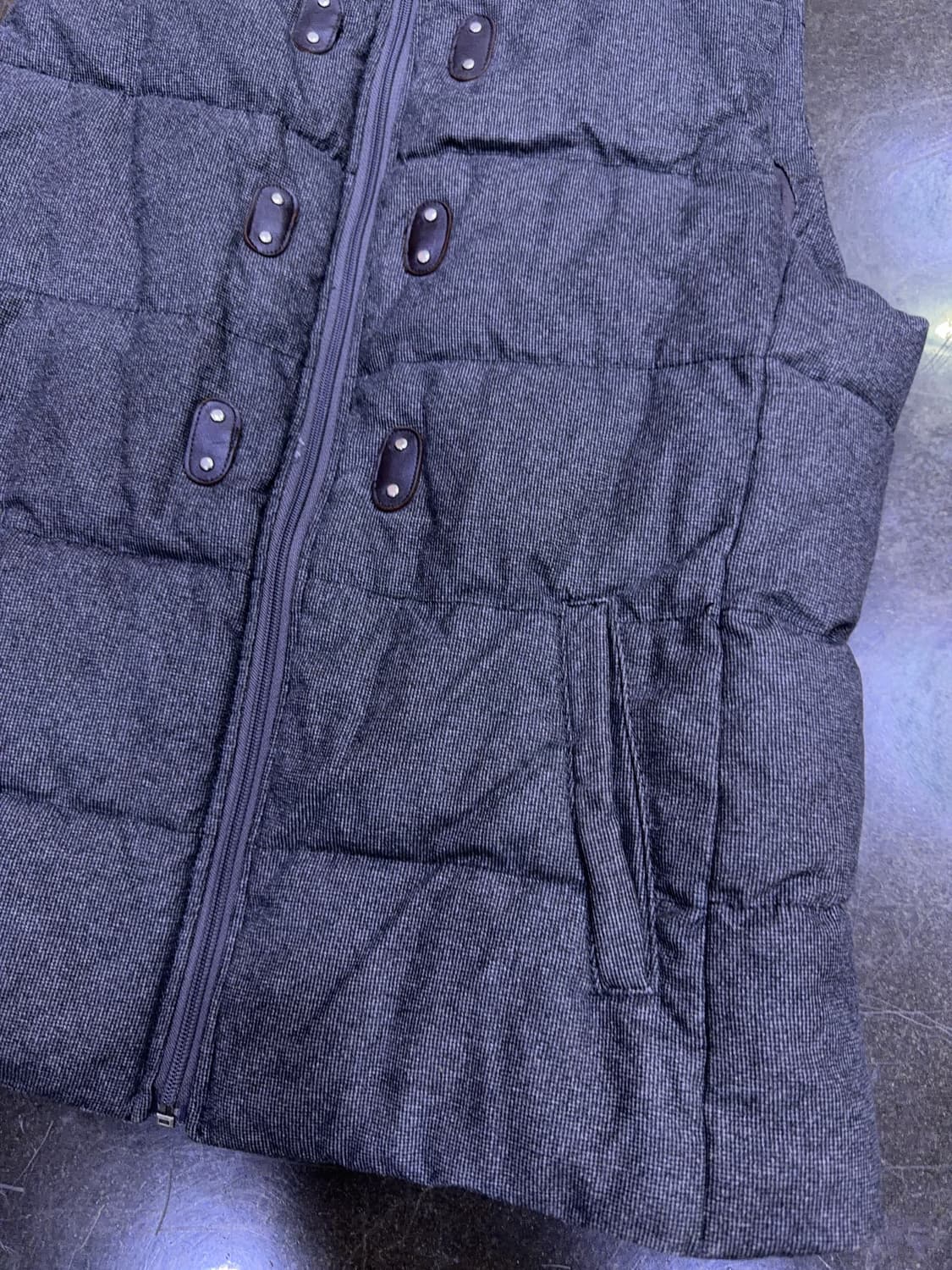 코모도 그레이 가죽패치 배색 캐쥬얼 패딩 베스트 조끼 100 상품이미지5