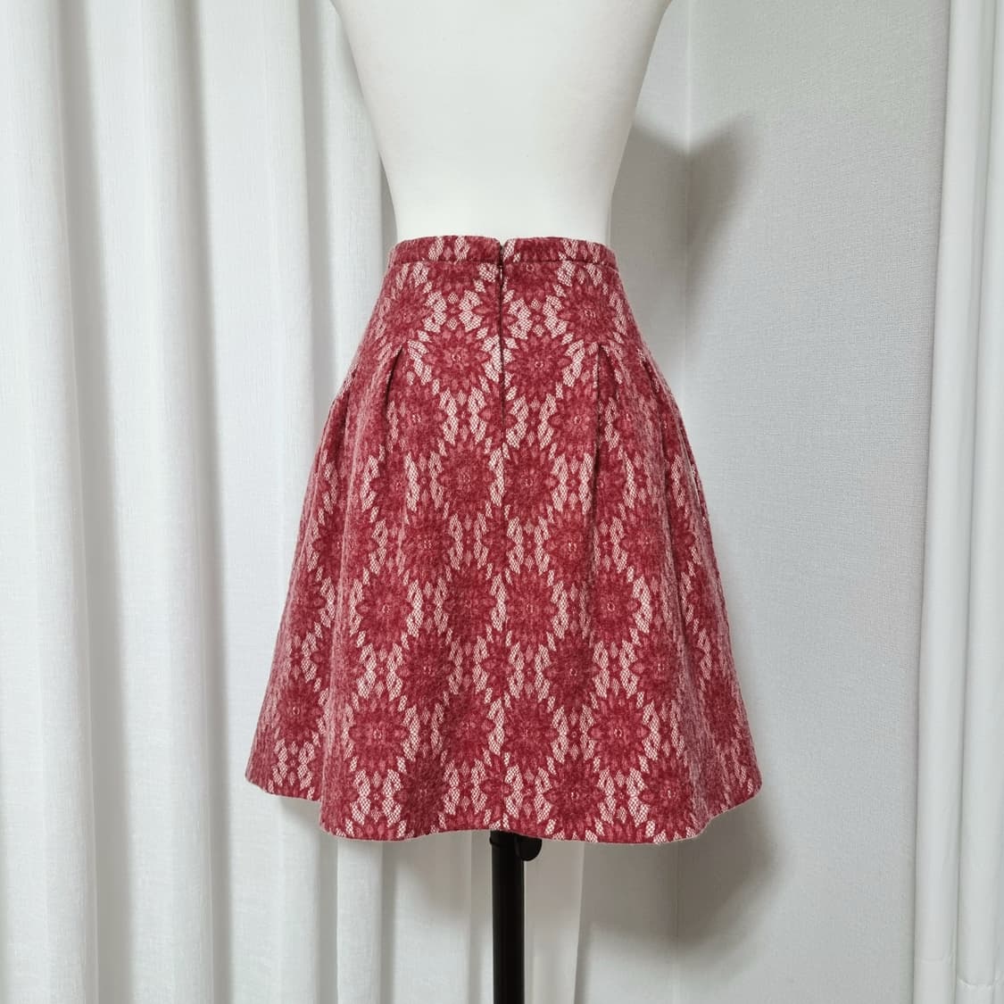 마쥬 maje 레이스자수 부클 스커트 치마 (표기36/25인치) 상태최상 상품이미지3