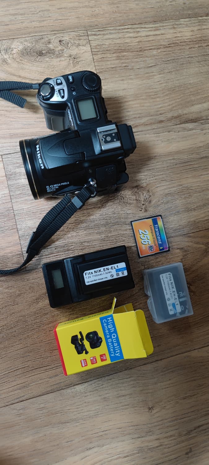 # 니콘 nikon 쿨픽스 5700 하이엔드 셀프 디카 캠코더 급처 상품이미지8