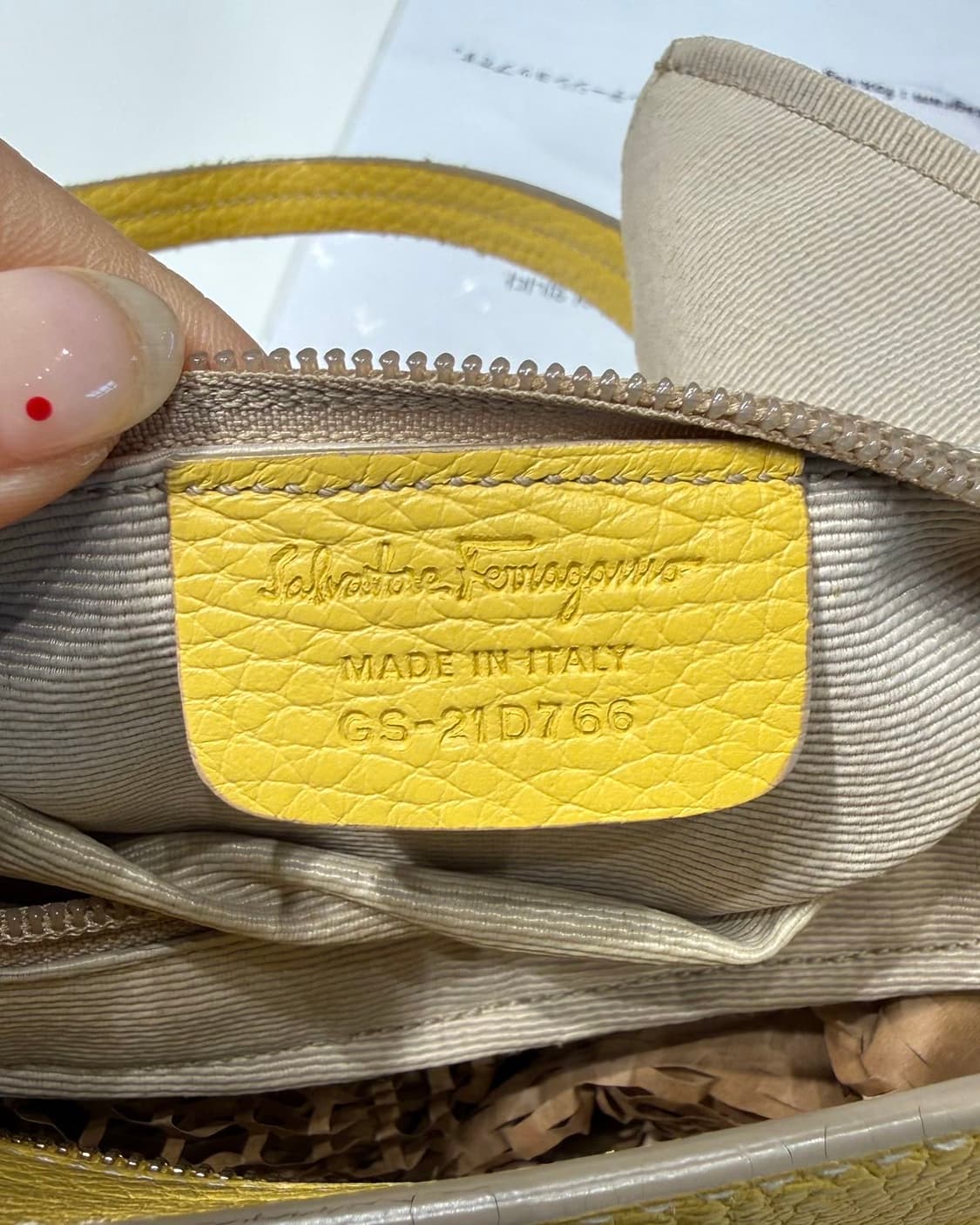 살바토레 페라가모 옐로우 간치니 레더 토트백  상품이미지8