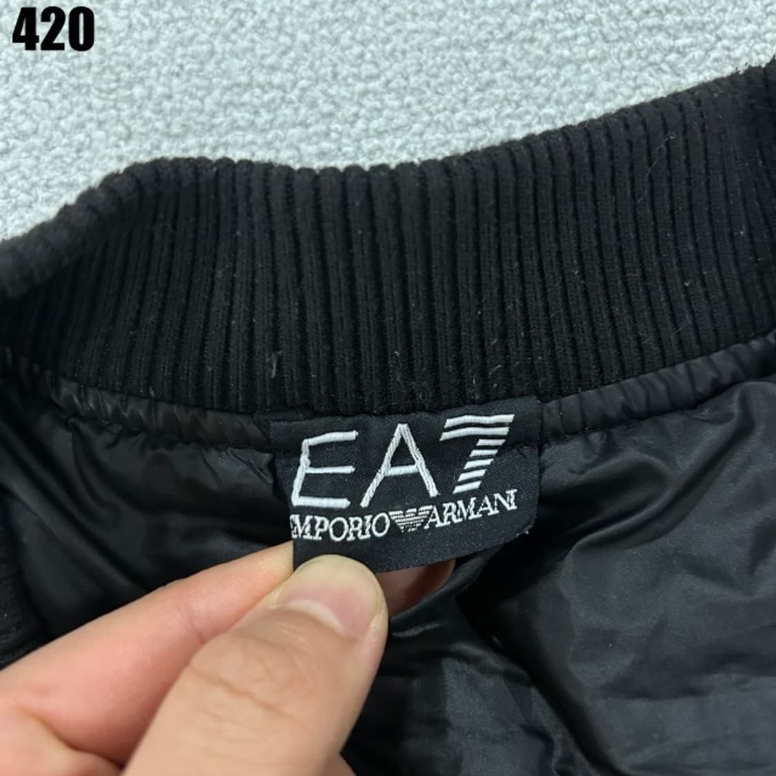 아르마니 EA7 블랙 봄버 자켓  상품이미지2