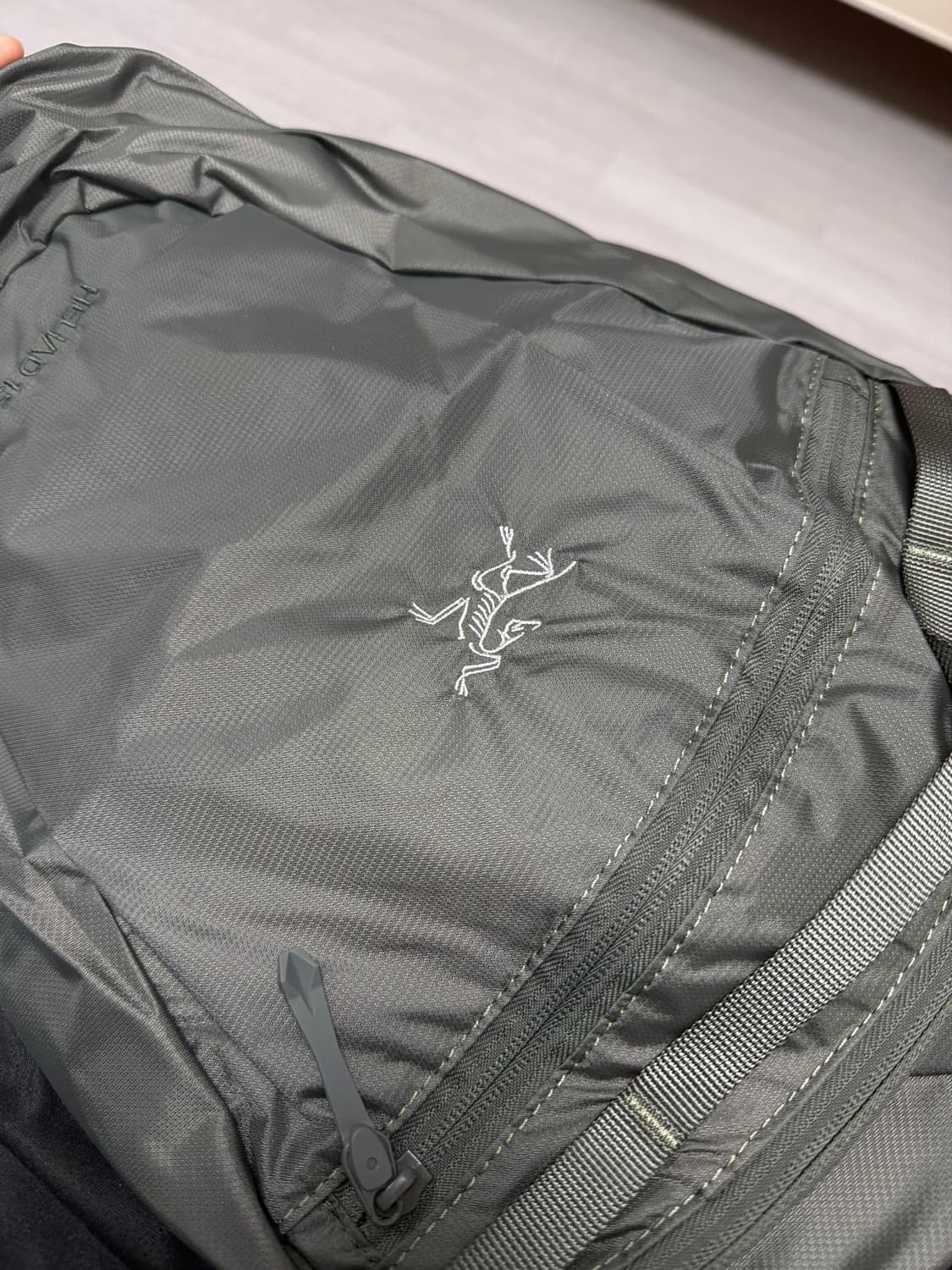 새상품⭐️ 아크테릭스 헬리야드15 카키 상품이미지3