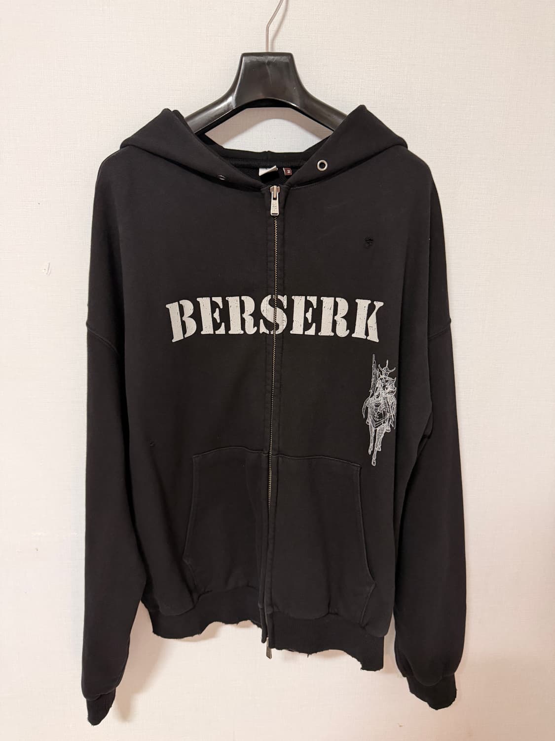 폴리테루 x 베르세르크 후드집업 상품이미지1