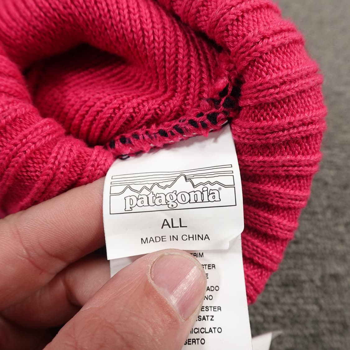 파타고니아 시그니처 로고 폼폼 비니 상품이미지4