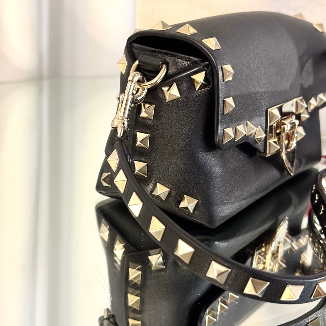 [풀구성] 발렌티노 락스터드 미니 크로스백 상품이미지3