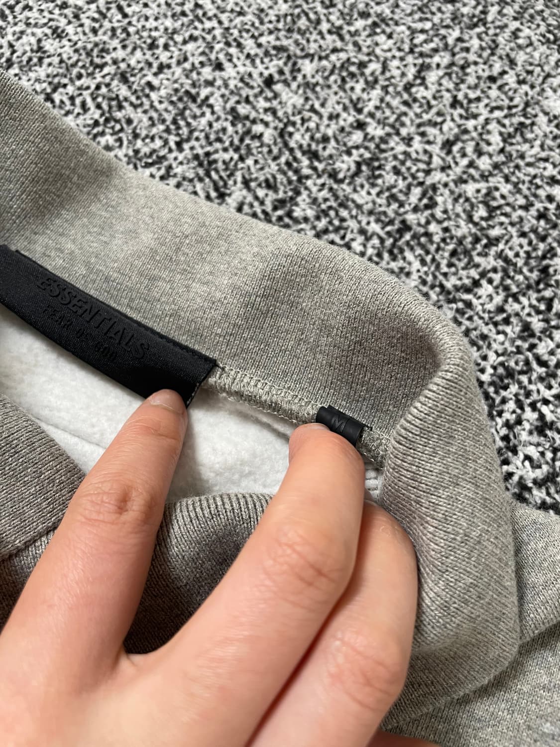 빈티지9. 피어오브갓 에센셜 맨투맨 롱슬리브 스웻셔츠 옷깃 반여밈 상품이미지4