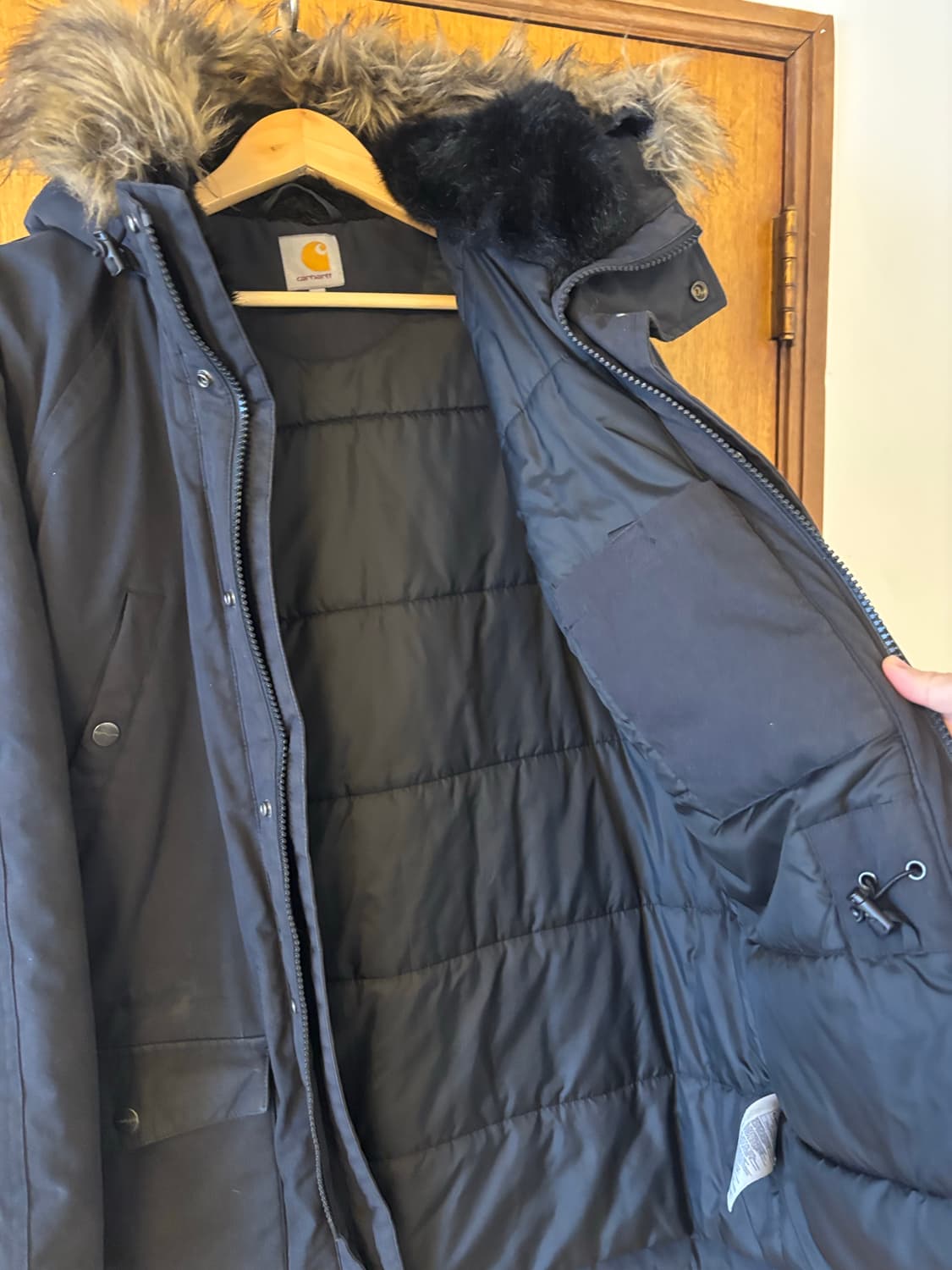 칼하트 블랙 후드 트래퍼 파카 상품이미지4