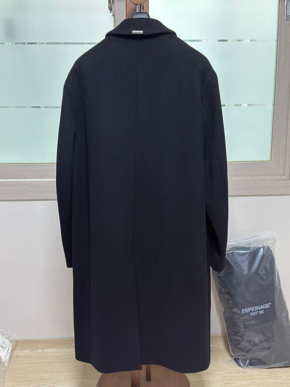 커스텀멜로우 오버사이즈 핏 노치드 라펠 코트: 블랙 / 100 상품이미지2