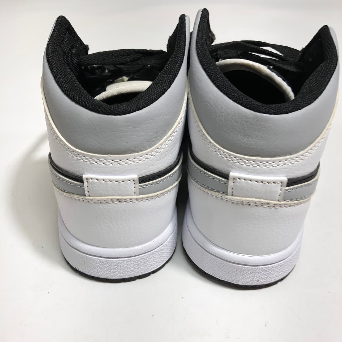 나이키 에어조던 1 미드 235 상품이미지5